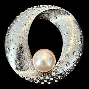 New Designer Pendant & Pin Combination Simulated Pearl Crystals Silver Tone 4R